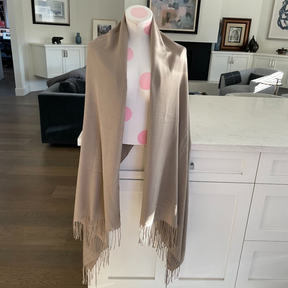 Fattorseta Italian Made Poly Viscose Blend Fringed Pashmina Wrap/Scarf Tan Sz OS